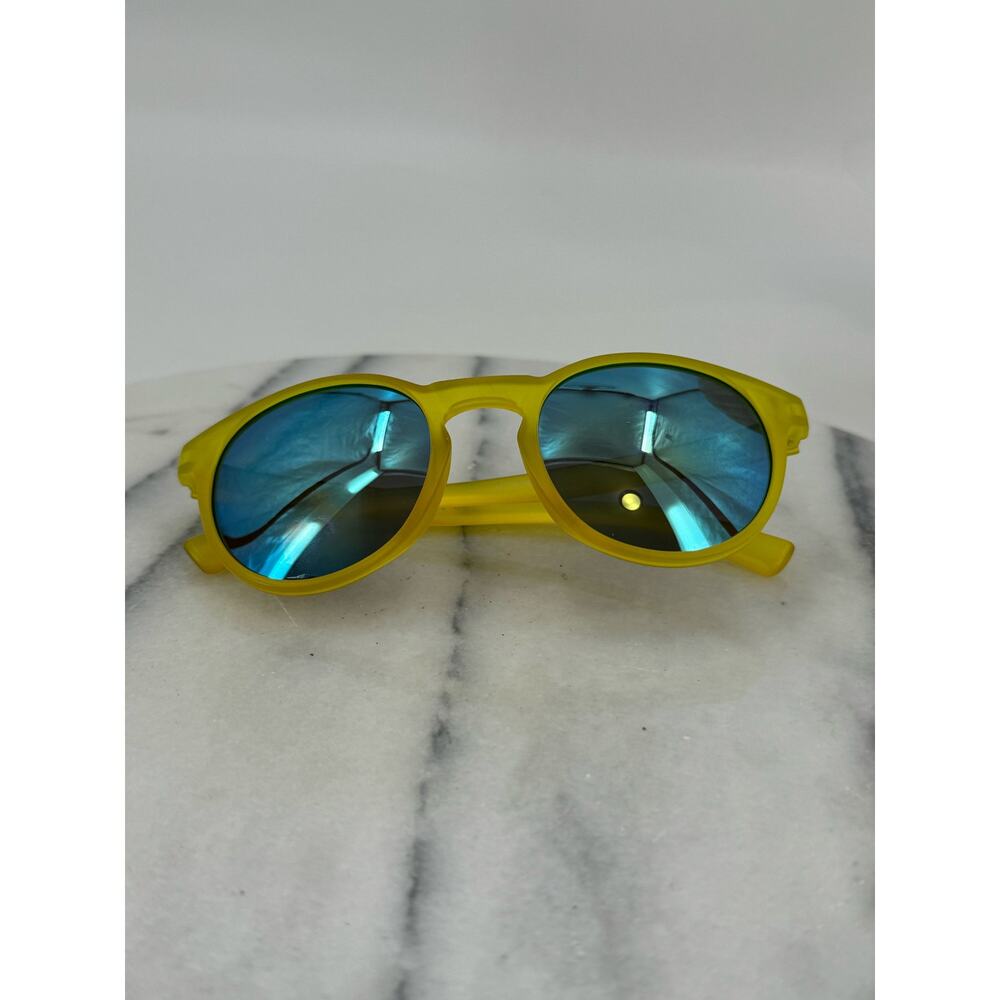 NWOT Foster Grant yellow polarized sunglasses